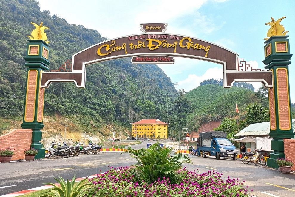 Khu du lịch cổng trời Đông Giang